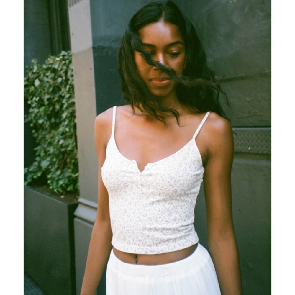 Brandy Melville Lorene Ditsy Floral Tank - Picture 2 of 11